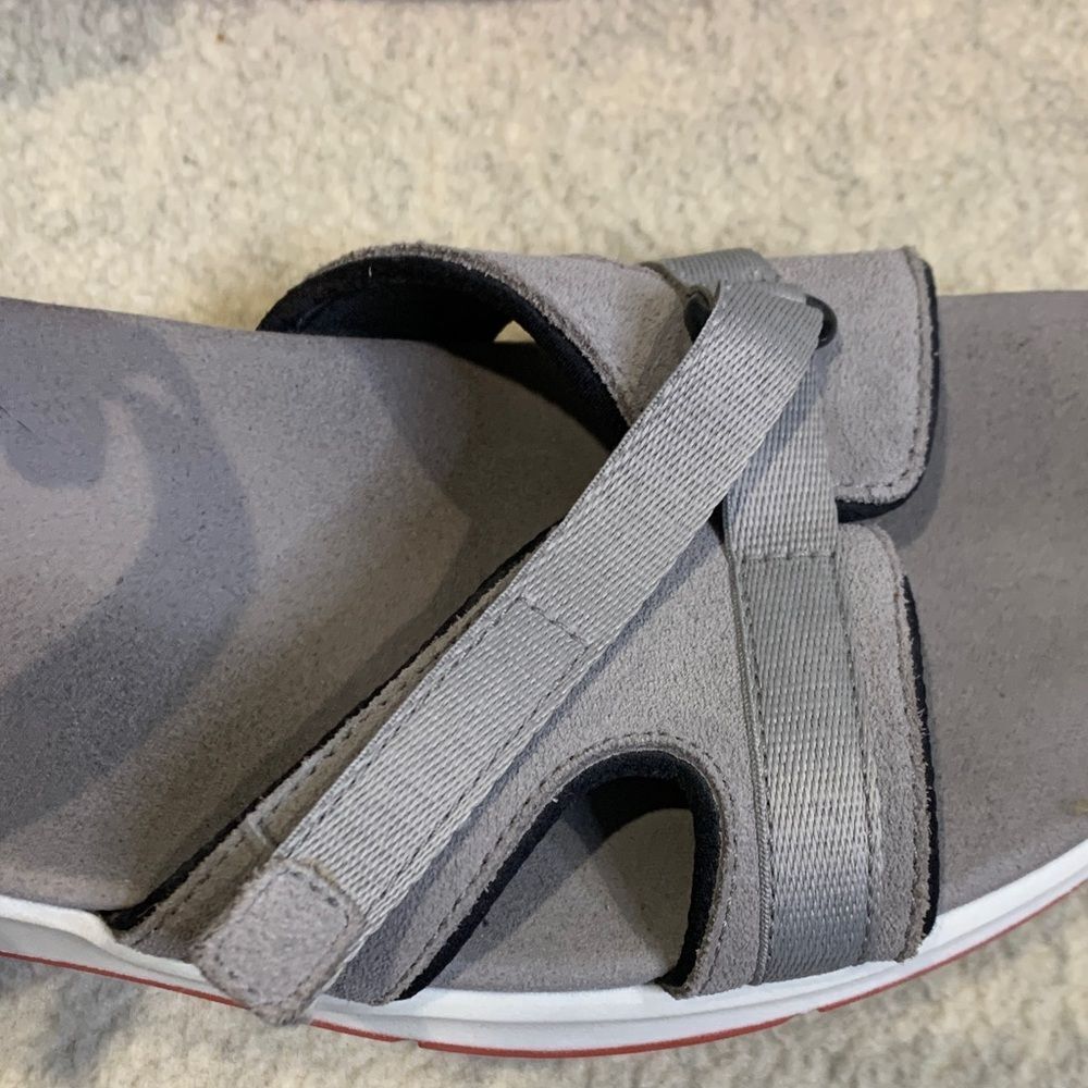 Clarks Gray Motion Sandals - Picture 4 of 7
